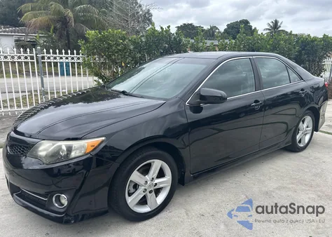 2014 Toyota Camry Se z USA, uszkodzony, nr VIN 4T1BF1FK5EU376419